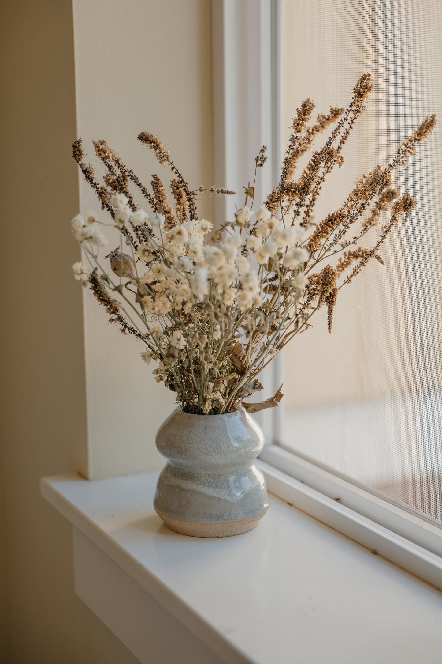 Curvy White Bud vase