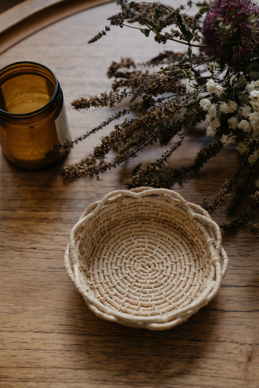 Medium Tall Daisy Basket